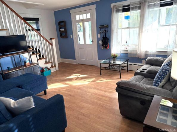 25 School Street, Port Washington NY 11050