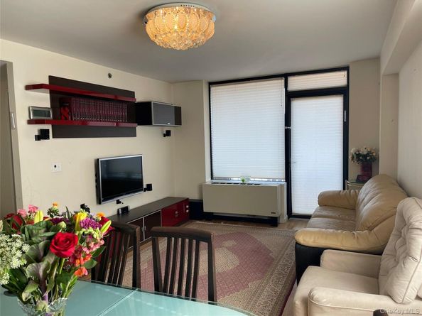 116-24 GROSVENOR Lane 7C, Kew Gardens NY 11415