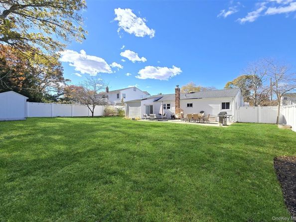 45 Rose Place, Selden NY 11784