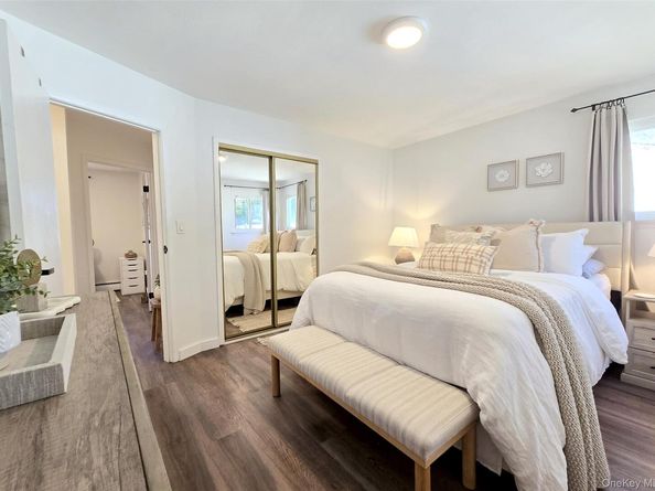 45 Rose Place, Selden NY 11784