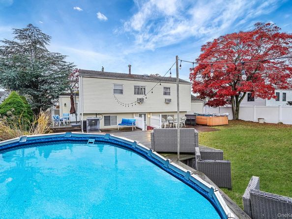 325 W 16th Street, Deer Park NY 11729