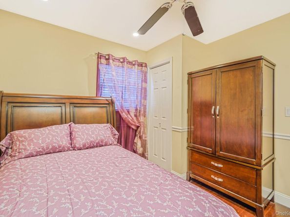 325 W 16th Street, Deer Park NY 11729