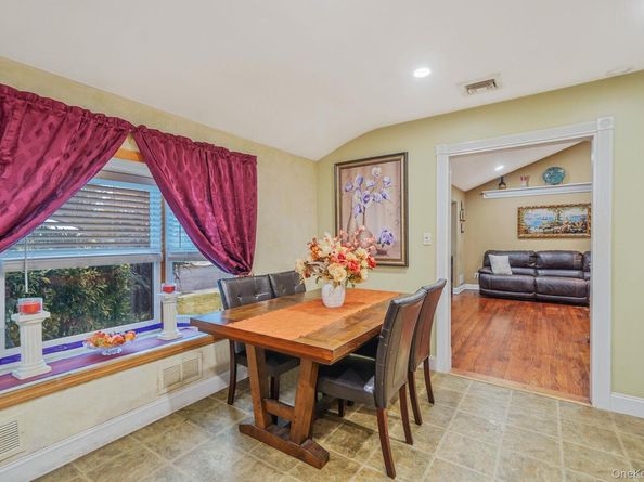 325 W 16th Street, Deer Park NY 11729