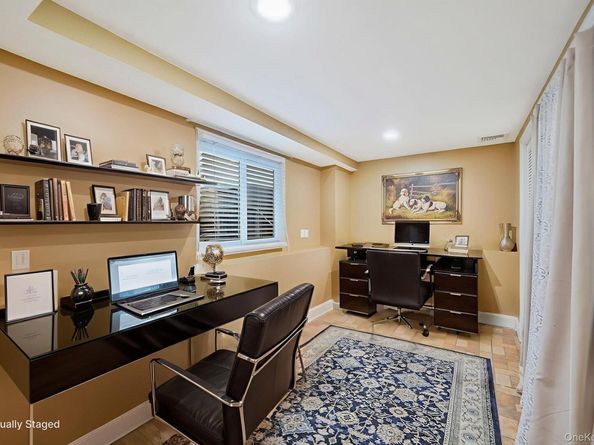 325 W 16th Street, Deer Park NY 11729