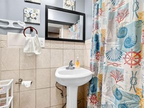 1007 E 215th Street, Bronx NY 10469