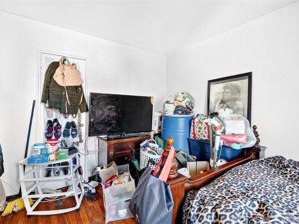 1007 E 215th Street, Bronx NY 10469