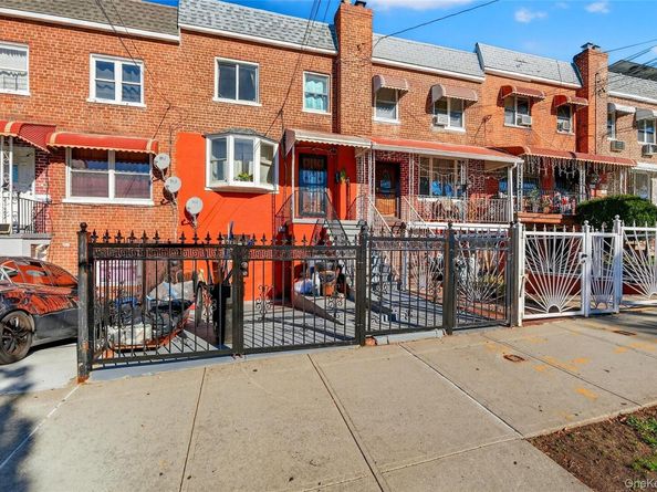 1007 E 215th Street, Bronx NY 10469