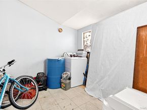 1007 E 215th Street, Bronx NY 10469