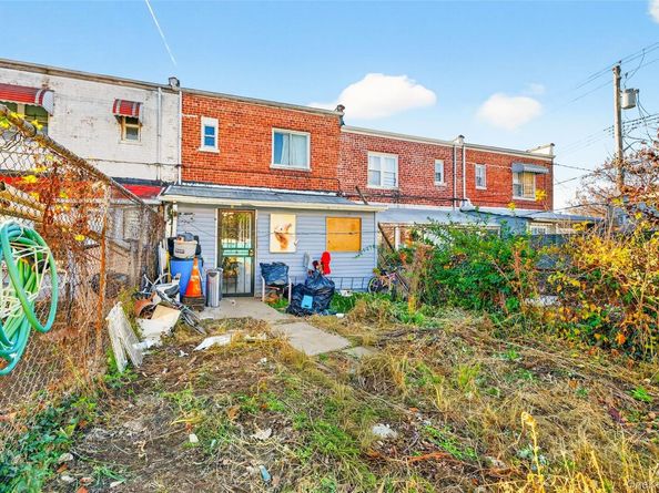 1007 E 215th Street, Bronx NY 10469