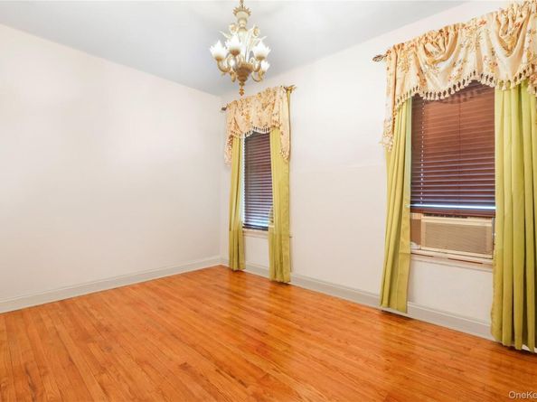 853 E 49th Street, Brooklyn NY 11203