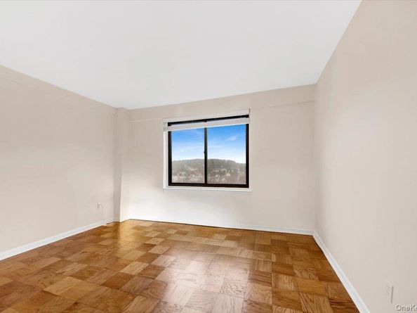 25 Lake Street 7H, White Plains NY 10603