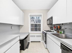 3 Fieldstone Drive 88, Hartsdale NY 10530
