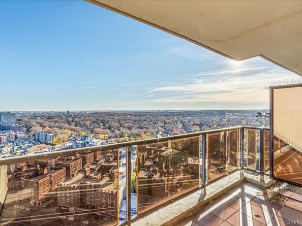 110-11 Queens Boulevard 31L, Forest Hills NY 11375