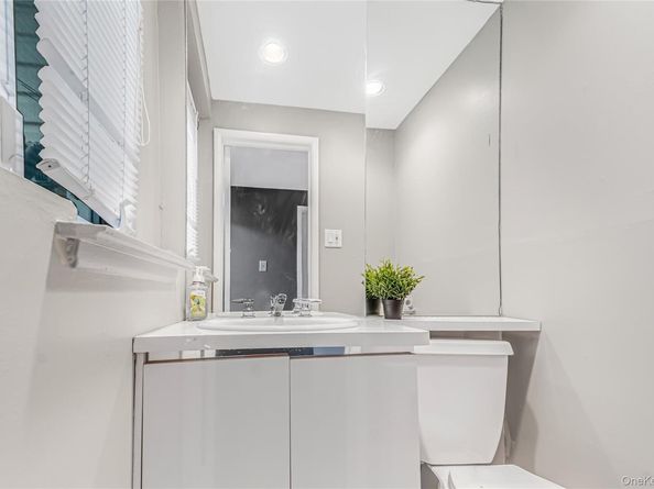 2 Deer Path Lane, Syosset NY 11791