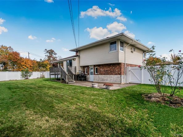 2 Deer Path Lane, Syosset NY 11791