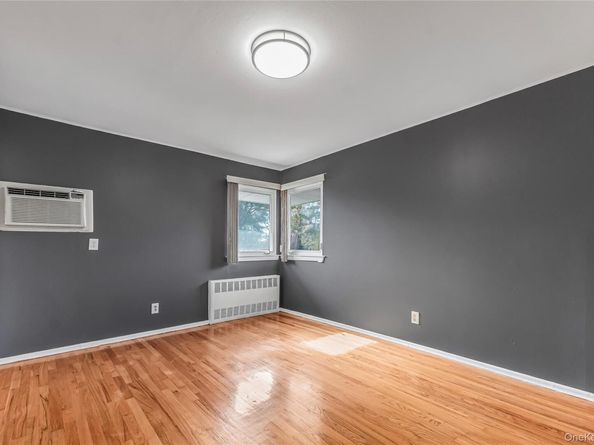 2 Deer Path Lane, Syosset NY 11791