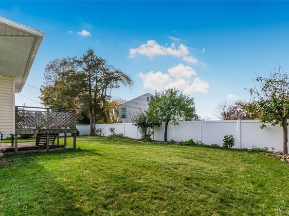 2 Deer Path Lane, Syosset NY 11791