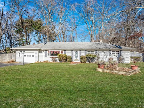 17 Coram Swezeytown Road, Coram NY 11727