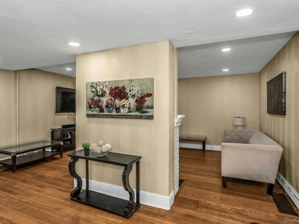 55 Willow Street, Garden City NY 11530