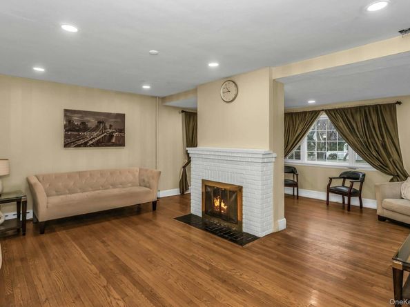 55 Willow Street, Garden City NY 11530