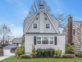 55 Willow Street, Garden City NY 11530