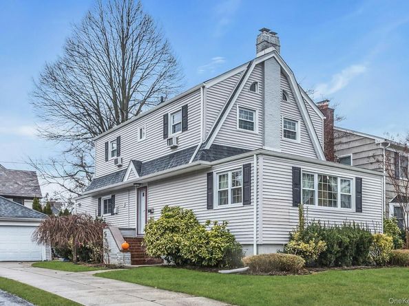 55 Willow Street, Garden City NY 11530