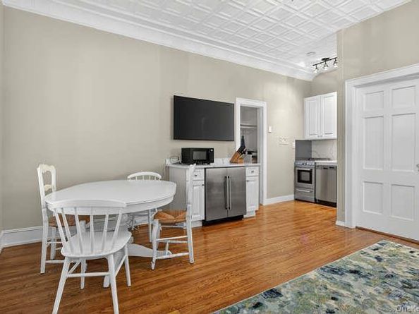 105 Seventh Street 10, Garden City NY 11530