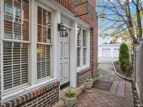 105 Seventh Street 10, Garden City NY 11530