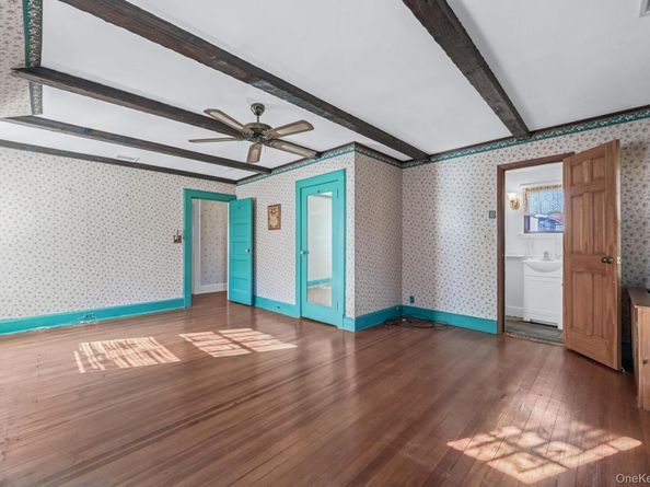 4611 245th Street, Douglaston NY 11362