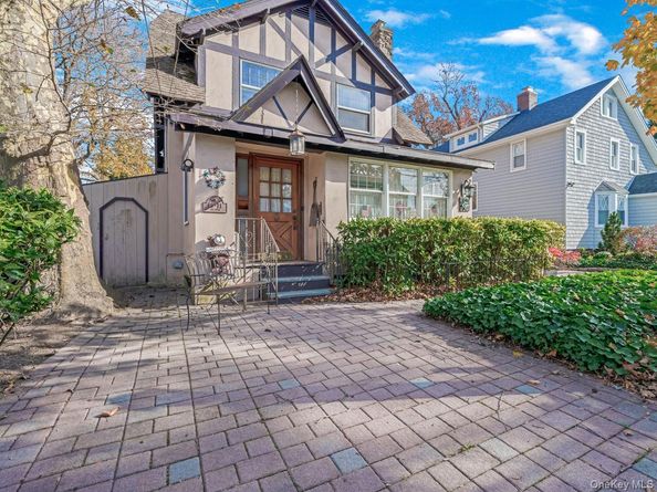 4611 245th Street, Douglaston NY 11362