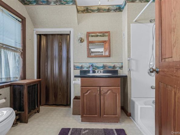 4611 245th Street, Douglaston NY 11362