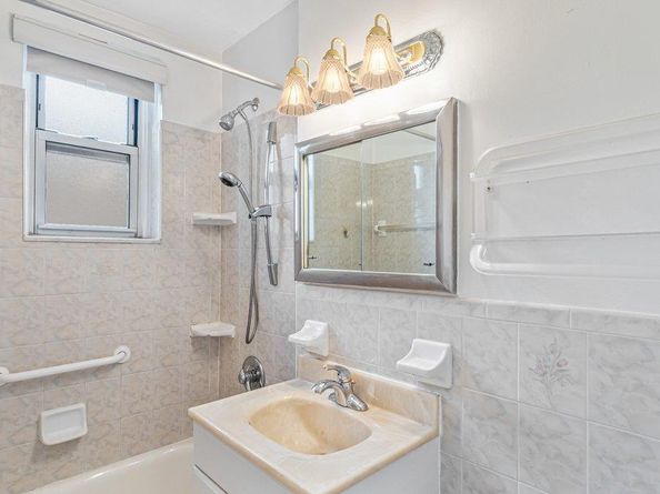 68-20 Selfridge Street 4K, Forest Hills NY 11375