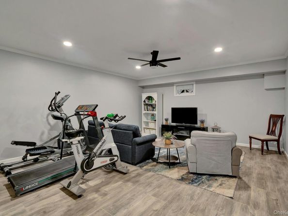 31 The Glen 31, Glen Head NY 11545