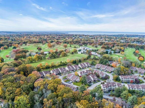 31 The Glen 31, Glen Head NY 11545