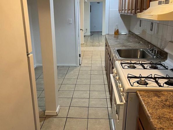 71-11 68th Street, Ridgewood NY 11385