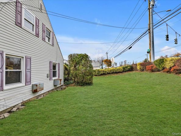 1 Ranch Lane, Levittown NY 11756