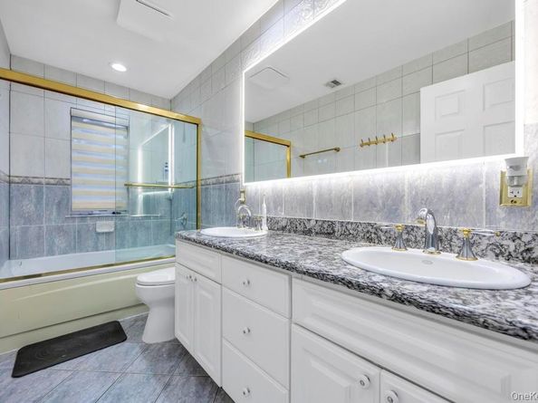 2 Old Bridge Court, Melville NY 11747