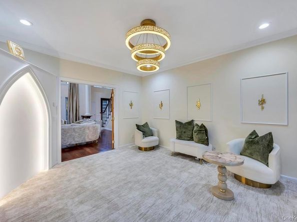 2 Old Bridge Court, Melville NY 11747