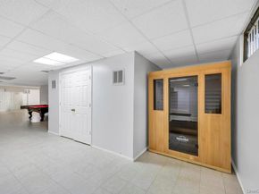 2 Old Bridge Court, Melville NY 11747