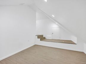 2 Old Bridge Court, Melville NY 11747