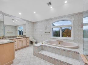 2 Old Bridge Court, Melville NY 11747