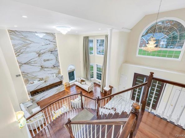 2 Old Bridge Court, Melville NY 11747