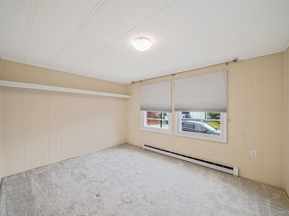 91 Village Circle W, Manorville NY 11949