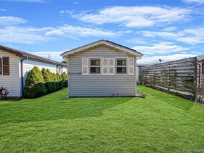 91 Village Circle W, Manorville NY 11949