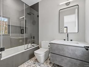 21 Westwood Road, Wainscott NY 11975