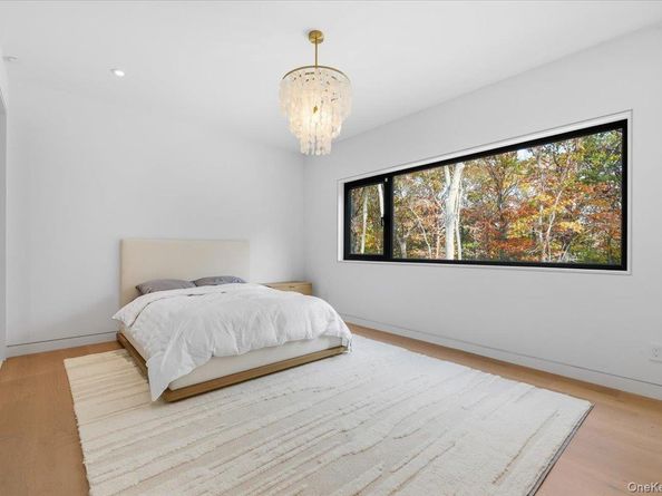 21 Westwood Road, Wainscott NY 11975