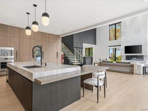 21 Westwood Road, Wainscott NY 11975