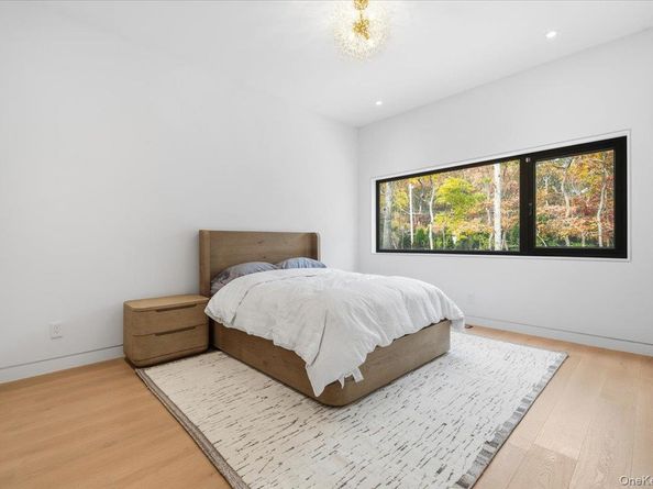 21 Westwood Road, Wainscott NY 11975