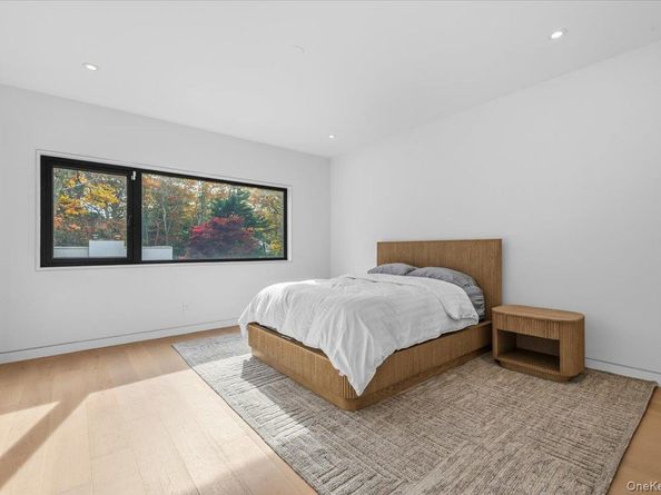 21 Westwood Road, Wainscott NY 11975