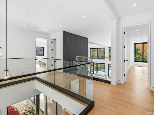 21 Westwood Road, Wainscott NY 11975